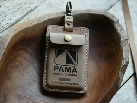 Keizo - Leather ID Card Holder Grafir - One Sided - Molded - Image 4