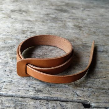 Gelang Kulit Simple X