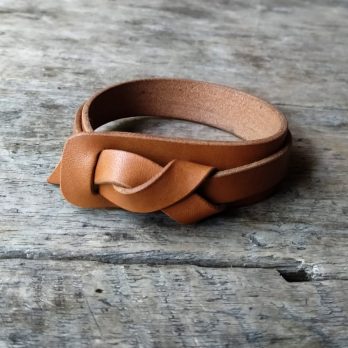 Gelang Kulit Simple X