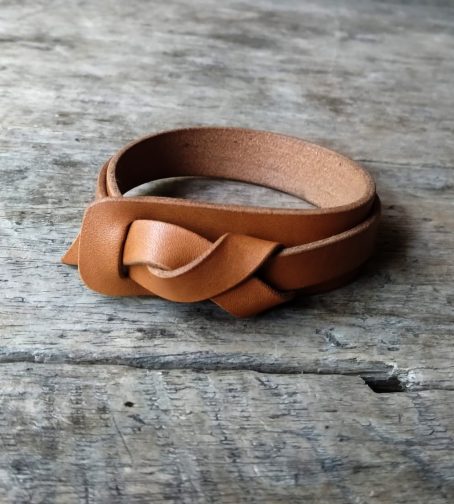 Gelang Kulit Simple X