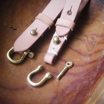 Keizo Leather Lanyard V Gantungan Kunci Kulit