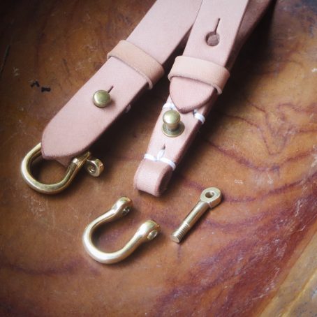 Keizo Leather Lanyard V Gantungan Kunci Kulit