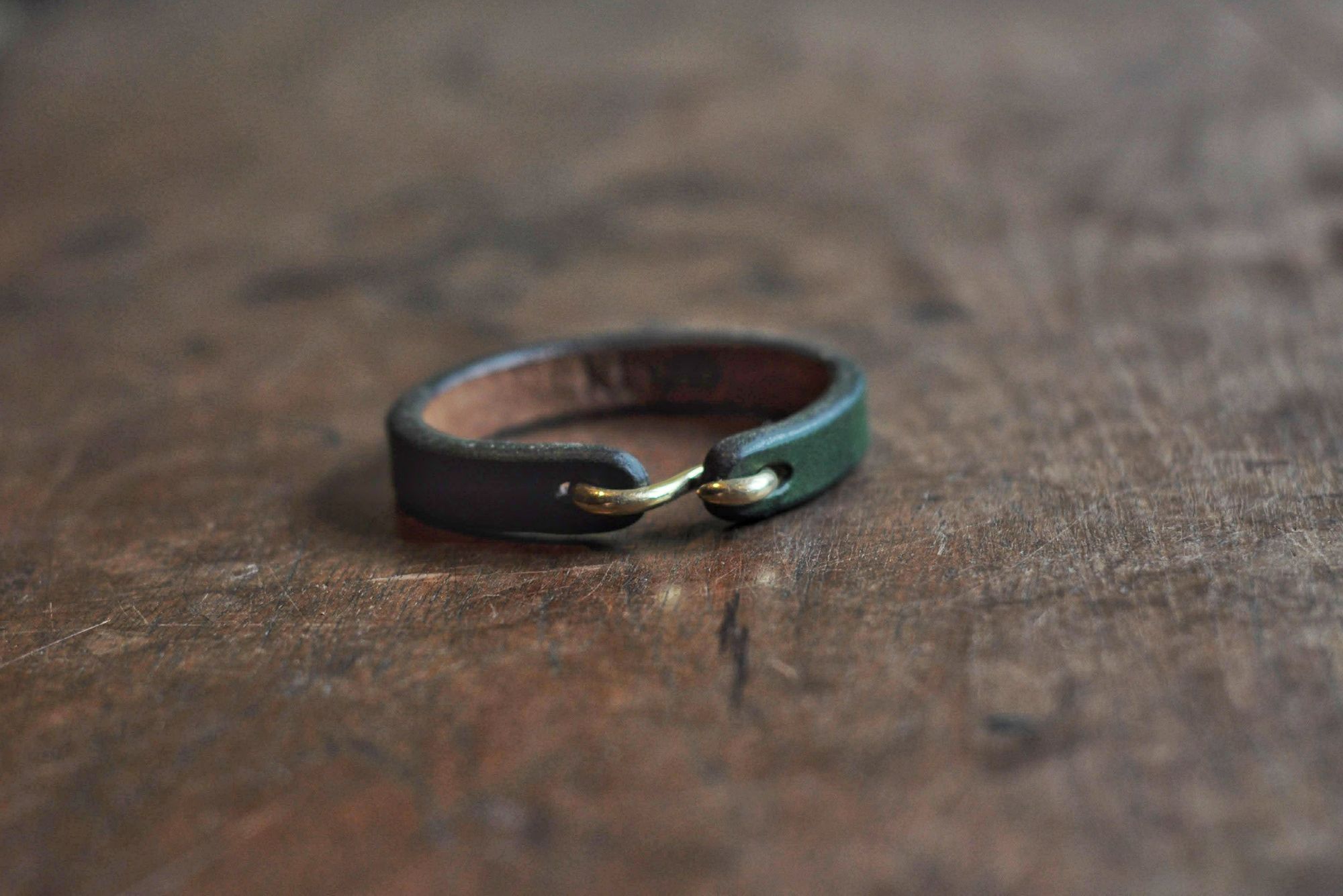 Contoh gelang satu lilitan dipakai